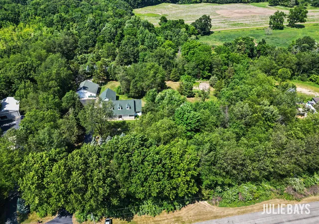2nd image of 6202 Black Creek Dr, Middleville, MI 49333 | MLS# 65026035876