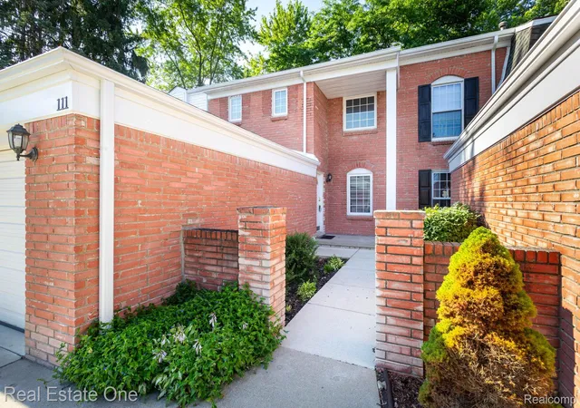 Photo 3 of Condo for sale at 111 Manor Way, Rochester Hills, MI 48309 | MLS# 20261054193 | Listing updated on 2026-07-21