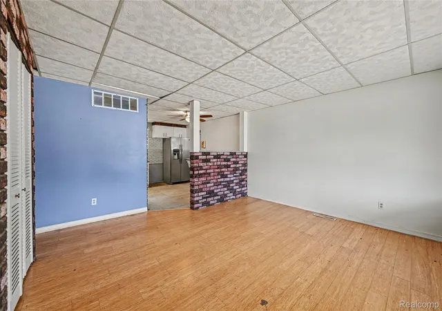5th image of 29655 Winter Ct, Garden City, MI 48135 | MLS# 20261054204