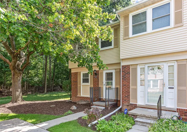 2nd image of 5232 Breeze Hill Pl, Troy, MI 48098 | MLS# 20261054225