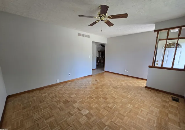 Photo 4 of Single family home for sale at 14968 Clemson Dr, Sterling Heights, MI 48313 | MLS# 58050214882 | Listing updated on 2026-09-11