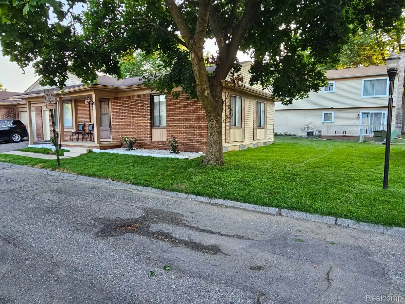 Listing Photo 34 - Condo for sale in 2926 Roundtree Dr located at 2926 Roundtree Dr, Troy, MI 48083 - Unit 2926 Roundtree Dr