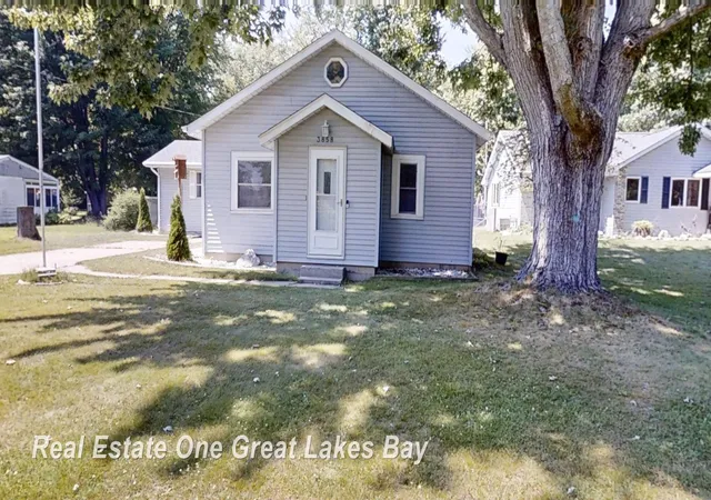 Photo 2 of Single family home for sale at 3858 Clutier Rd, Saginaw, MI 48601 | MLS# 61050214895 | Listing updated on 2026-07-15