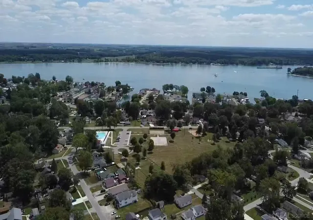 36th image of 1945 Saint Clair Blvd Blvd, Algonac, MI 48001 | MLS# 58050214898