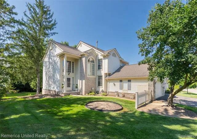 Photo 2 of Condo for sale at 7112 Winding Brk Ct #30, West Bloomfield, MI 48322 | MLS# 20261054284 | Listing updated on 2026-09-06