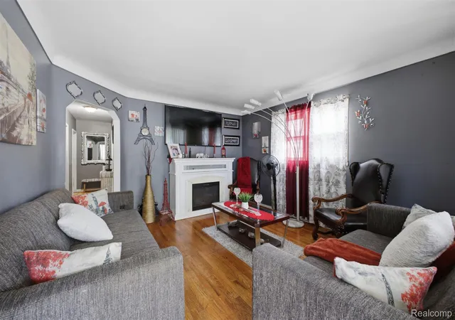 3rd image of 439 Cleveland Ave, Lincoln Park, MI 48146 | MLS# 20261054294