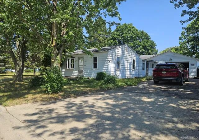 Single family home for sale at 1115 State St, Owosso, MI 48867 | MLS# 20261054295