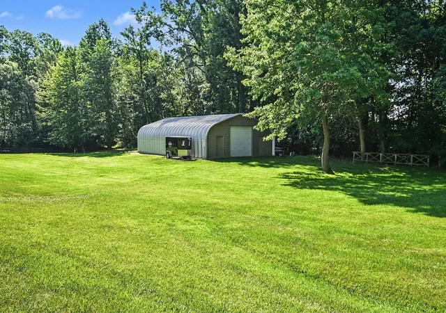Photo 4 of Single family home for sale at 6333 Blackmar Rd, Bridgeport, MI 48722 | MLS# 65026035945 | Listing updated on 2026-08-13