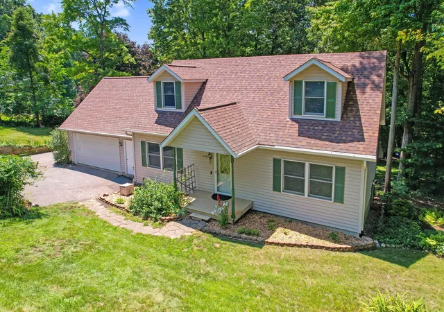 Photo 1 of Single family home for sale at 11176 Mcgregor, Pinckney, MI 48169 | MLS# 81026035949 | Listing updated on 2026-08-31