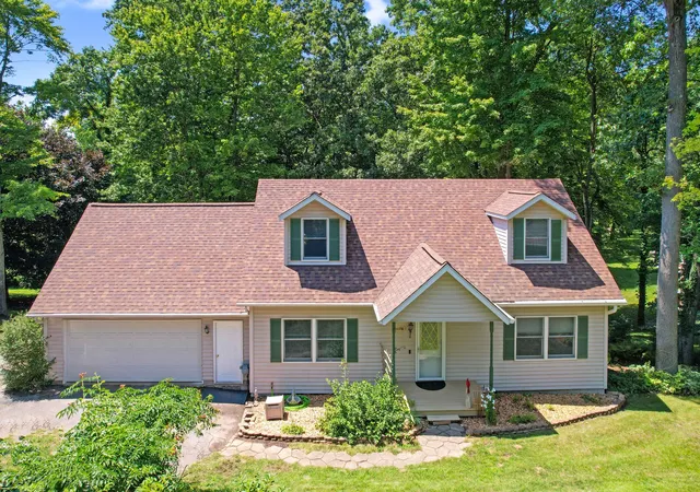 Photo 2 of Single family home for sale at 11176 Mcgregor, Pinckney, MI 48169 | MLS# 81026035949 | Listing updated on 2026-10-10