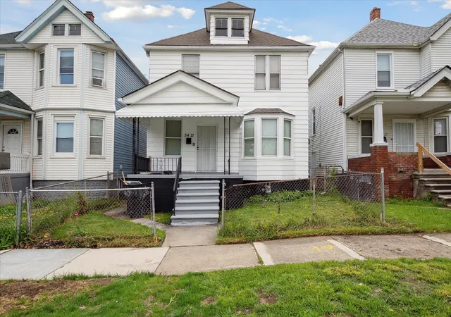 Photo 3 of Single family home for sale at 5421 Fischer St, Detroit, MI 48213 | MLS# 81026035958 | Listing updated on 2026-09-29