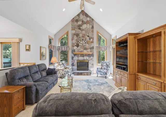 Photo 3 of Single family home for sale at 1460 Nelson Rd, Saint Joseph, MI 49085 | MLS# 69026035957 | Listing updated on 2026-09-01