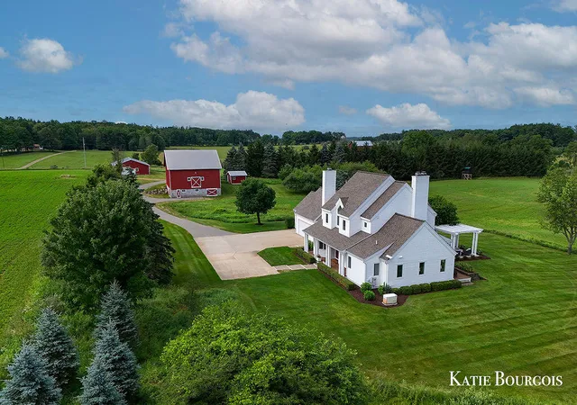 Photo 1 of Single family home for sale at 17640 16 Mile Rd, Big Rapids, MI 49307 | MLS# 65026035964 | Listing updated on 2026-07-15