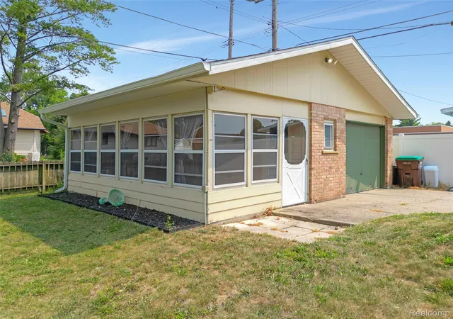 Photo 3 of Single family home for sale at 22 W Braman Ave, Milan, MI 48160 | MLS# 20261054325 | Listing updated on 2026-08-31