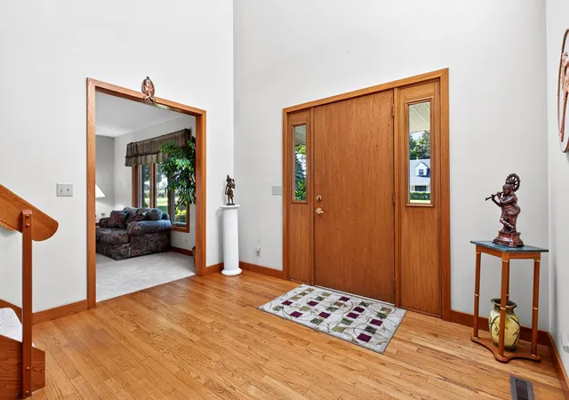 Photo 3 of Single family home for sale at 1327 Mulberry Ln, Saint Joseph, MI 49085 | MLS# 69026035975 | Listing updated on 2026-09-02