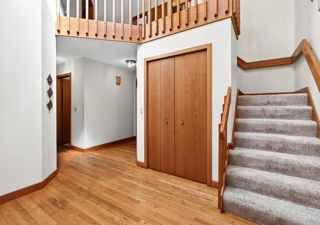 Photo 4 of Single family home for sale at 1327 Mulberry Ln, Saint Joseph, MI 49085 | MLS# 69026035975 | Listing updated on 2026-09-02