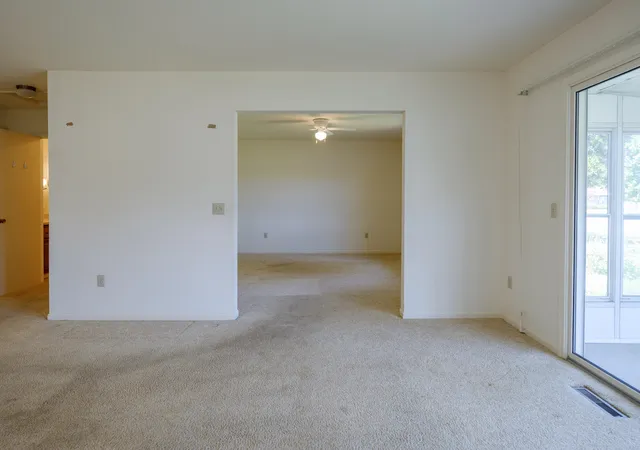 Listing Photo 5 - Condo for sale in building located at 5005 Grn Mdw Rd, Kalamazoo, MI 49009-1255