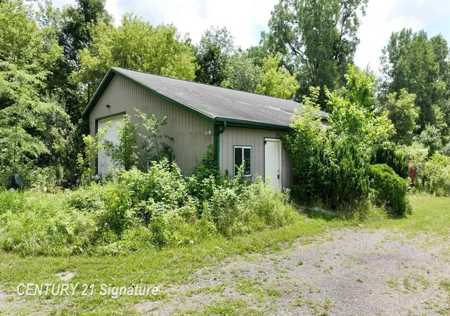 Photo 4 of Single family home for sale at 3349 W Lake Rd, Clio, MI 48420 | MLS# 5050214925 | Listing updated on 2026-08-04