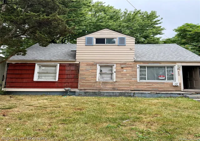 Photo 2 of Single family home for sale at 4409 Pengelly Rd, Flint, MI 48507 | MLS# 20261054354 | Listing updated on 2026-09-14