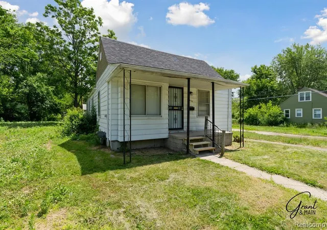 Photo 2 of Single family home for sale at 19400 Harlow St, Detroit, MI 48235 | MLS# 20261054353 | Listing updated on 2026-09-14