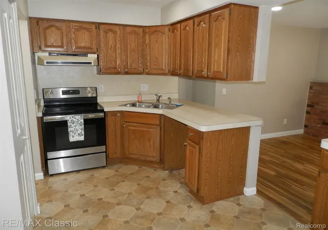 Photo 3 of Single family home for sale at 9374 Patton St, Livonia, MI 48150 | MLS# 20261054373 | Listing updated on 2026-09-16