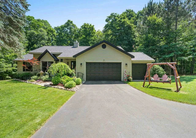 Photo 1 of Single family home for sale at 4490 Marykris Ln, Traverse City, MI 49685 | MLS# 78080071087 | Listing updated on 2026-07-18