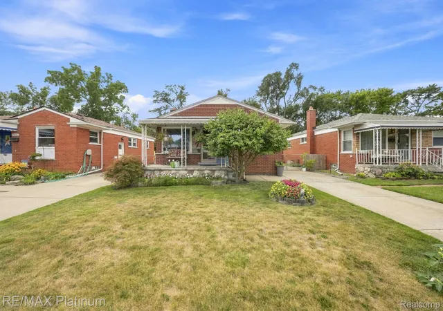 Photo 1 of Single family home for sale at 24371 Currier St, Dearborn Heights, MI 48125 | MLS# 20261054375 | Listing updated on 2026-09-18