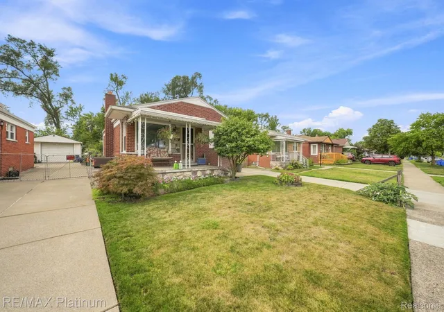 Photo 2 of Single family home for sale at 24371 Currier St, Dearborn Heights, MI 48125 | MLS# 20261054375 | Listing updated on 2026-09-18