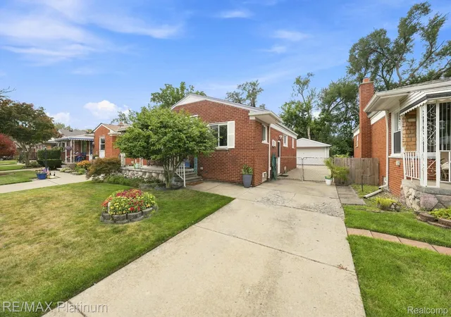 Photo 3 of Single family home for sale at 24371 Currier St, Dearborn Heights, MI 48125 | MLS# 20261054375 | Listing updated on 2026-09-18