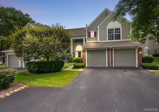 Photo 1 of Sale Pending at 1918 Eagle Pointe, Bloomfield Hills City Oakland, MI 48304 | MLS# 20261054377 | Listing updated on 2026-10-02