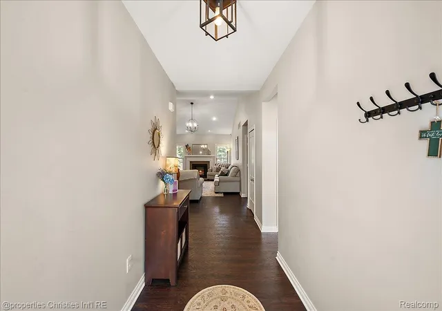 Listing Photo 3 - Condo for sale in building located at 3181 Ivy Ln, Grand Blanc, MI 48439