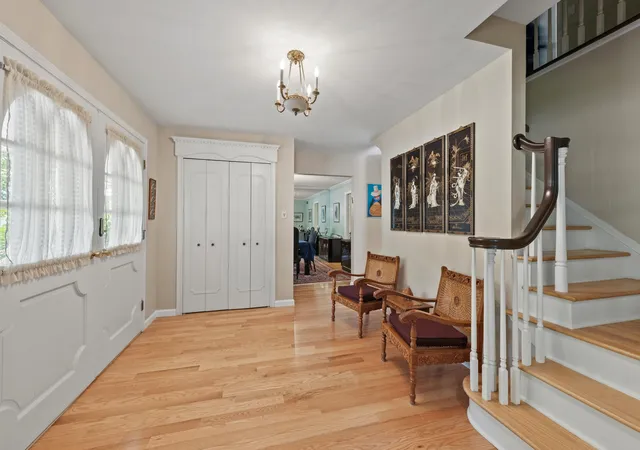 Photo 3 of Single family home for sale at 28550 Tavistock Trl, Southfield, MI 48034 | MLS# 81026036010 | Listing updated on 2026-08-31