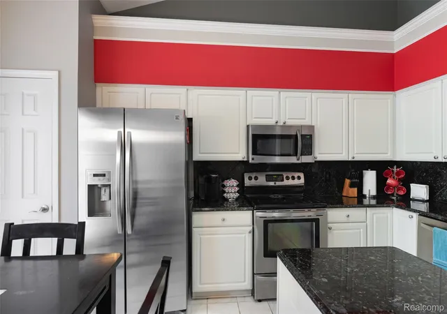 Listing Photo 4 - Condo for sale in building located at 39681 Muirfield Ln, Northville, MI 48168