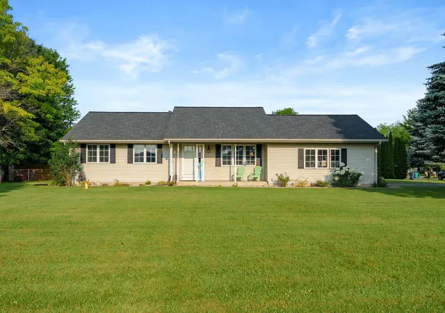 1st image of 150 Gull Pointe Dr, Battle Creek, MI 49037 | MLS# 64026036017