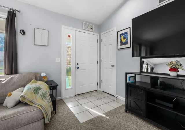 2nd image of 150 Gull Pointe Dr, Battle Creek, MI 49037 | MLS# 64026036017