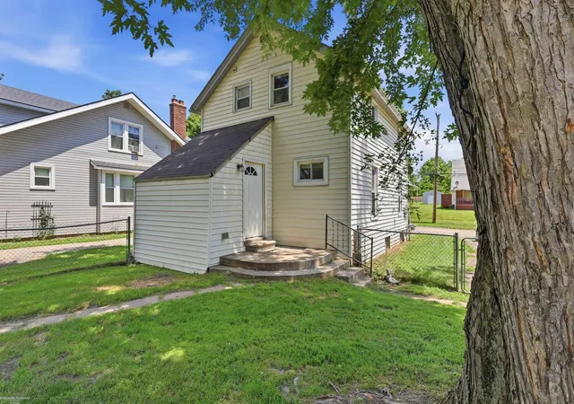 Photo 2 of Single family home for sale at 57 N Johnson St, Pontiac, MI 48341 | MLS# 58050214948 | Listing updated on 2026-09-04