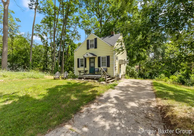 Photo 2 of Single family home for sale at 2600 Day Ave Nw, Grand Rapids, MI 49544 | MLS# 65026036025 | Listing updated on 2026-09-12