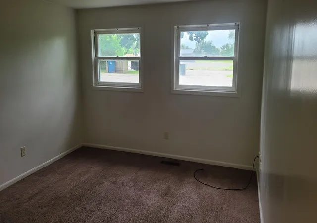 Listing Photo 4 - Condo for sale in building located at 1828 Winton Ave, Kalamazoo, MI 49001