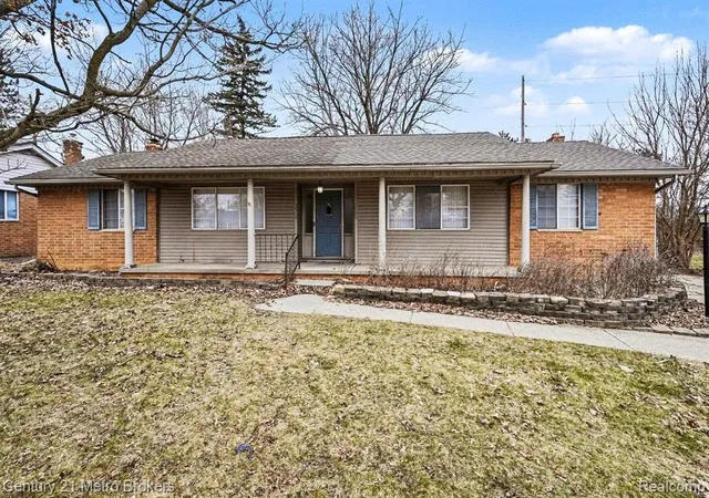 1st image of 3509 Ridgecliffe Dr, Flint, MI 48532 | MLS# 20261054420