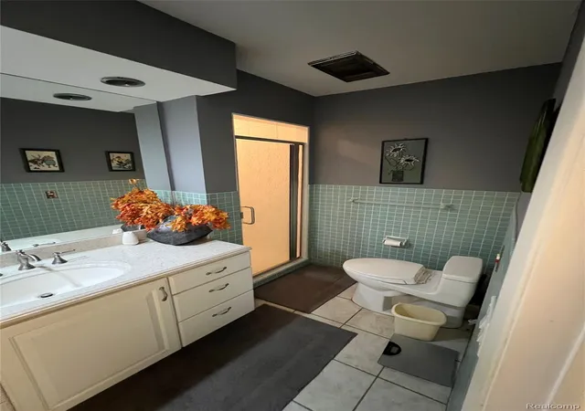 Photo 9 of Condo for sale at 555 Townsend St #203, Birmingham, MI 48009 | MLS# 20261054419 | Listing updated on 2026-08-25