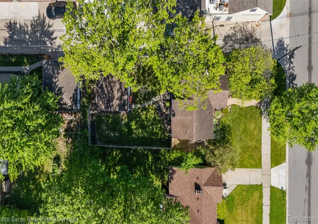 2nd image of 2371 Allard Ave, Grosse Pointe Woods, MI 48236 | MLS# 20261054423