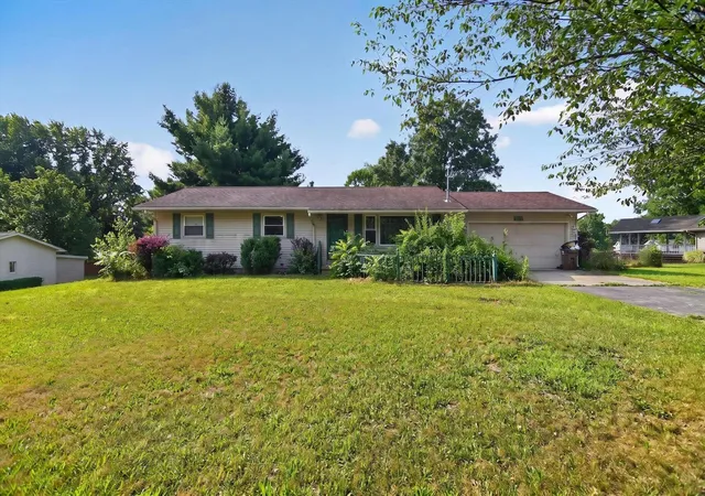 1st image of 3015 John Glenn Dr, Jackson, MI 49201 | MLS# 81026036036