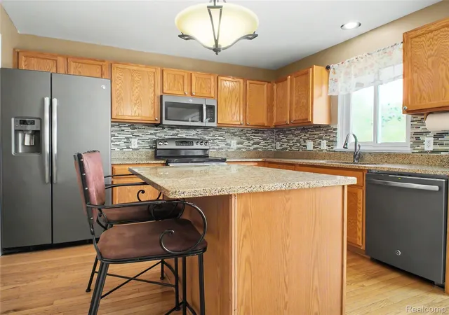 Photo 3 of Single family home for sale at 6467 Cranberry Dr, Holly, MI 48442 | MLS# 20261054426 | Listing updated on 2026-07-25