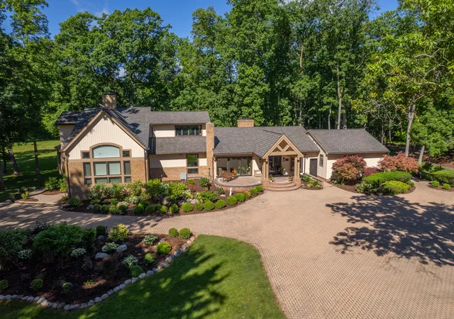 Photo 2 of Single family home for sale at 10750 Koebbe Rd, Manchester, MI 48158 | MLS# 81026036039 | Listing updated on 2026-08-31