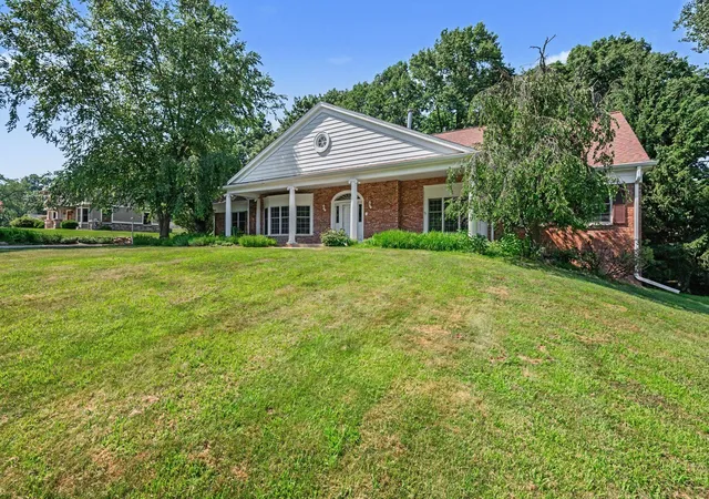 3rd image of 3004 Brandywine Rd, Kalamazoo, MI 49008 | MLS# 66026036043