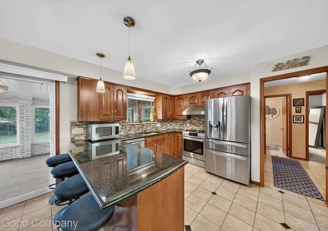4th image of 38921 Santa Barbara St, Clinton Township, MI 48036 | MLS# 20261054444
