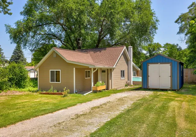 Photo 1 of Single family home for sale at 1177 S Poseyville Rd, Midland, MI 48640 | MLS# 61050214955 | Listing updated on 2026-09-01
