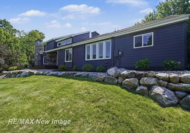 Photo 2 of Single family home for sale at 7190 Dark Lake Dr, Clarkston, MI 48346 | MLS# 61050214959 | Listing updated on 2026-09-01