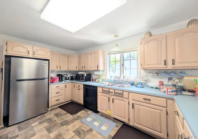 Photo 2 of Single family home for sale at 9362 Bennett Lake Rd, Fenton, MI 48430 | MLS# 20261054456 | Listing updated on 2026-08-16