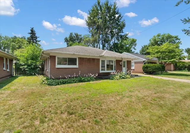Photo 3 of Single family home for sale at 1218 E Hudson Ave, Madison Heights, MI 48071 | MLS# 58050214964 | Listing updated on 2026-08-25